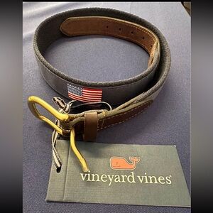 Classic Vineyard Vines Boy’s Belt. Recurring American Flag.